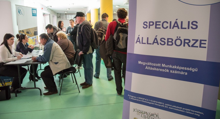 Speciális állásbörze a Kesztyűgyárban