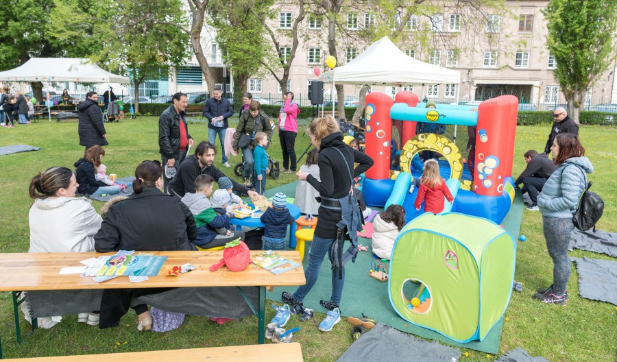 Közösségi piknikezés a Teleki téren