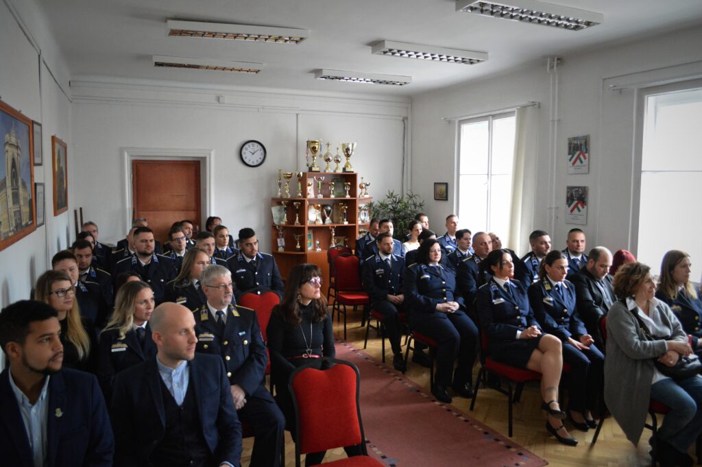 Józsefváros Biztonságáért díjakat adtunk át a kerületi rendőröknek