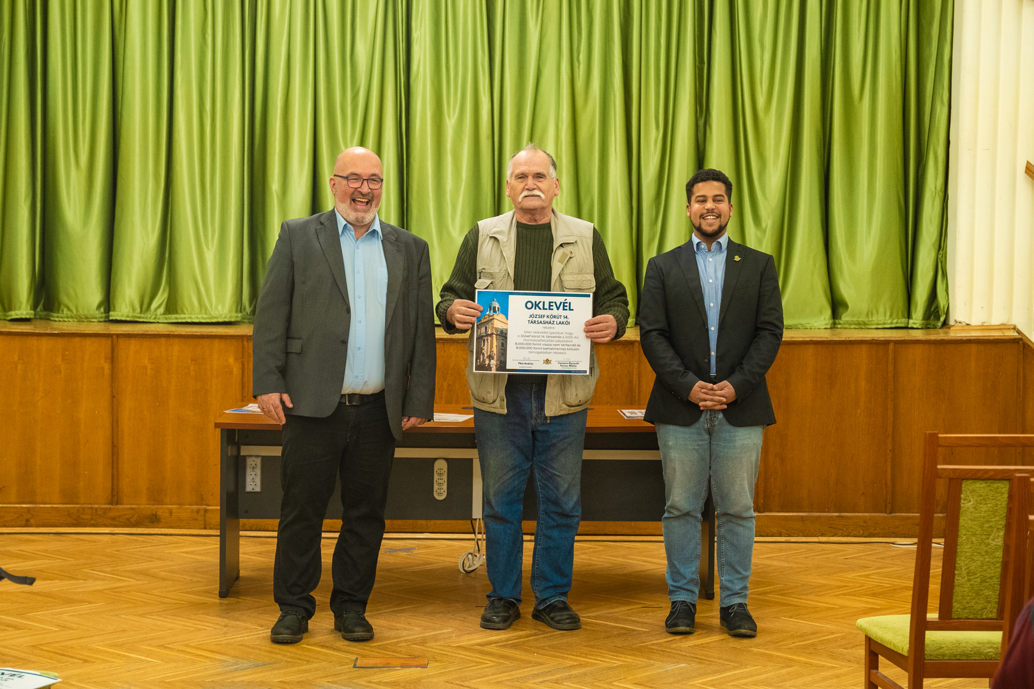 Társasházi pályázatok oklevélátadó